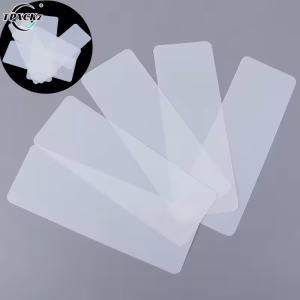 Cerrajeros en Madrid y Toledo 5 tarjetas plásticas apertura pestillo cerrajeros
